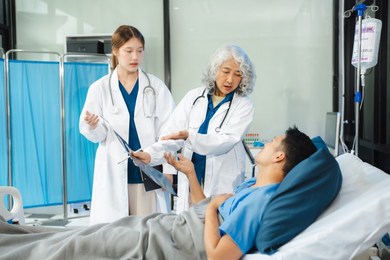 Tempat tidur medis untuk dijual