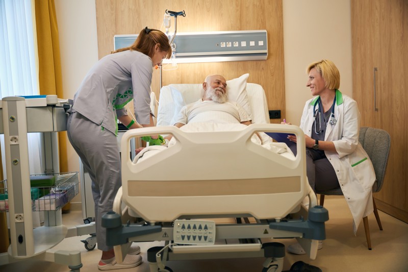 Tempat tidur rumah sakit medis